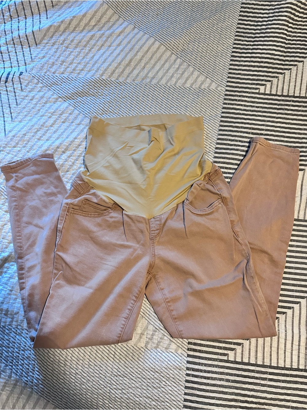 a:glow Maternity Skinny Pants in Taupe with Beige Belly Panel